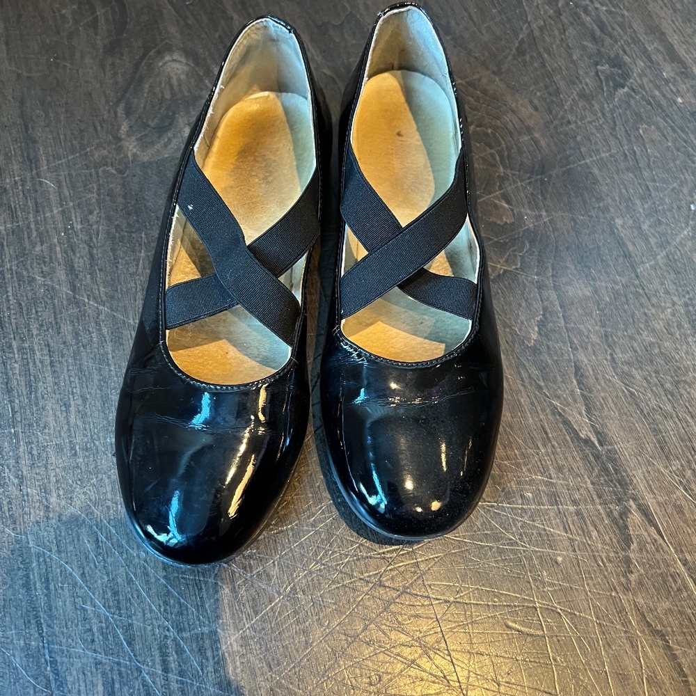 Girls Naturino patent leather flats, size 36